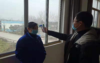 勇挑重担？？？？？？？够餍鹿 众志成城维护水洁